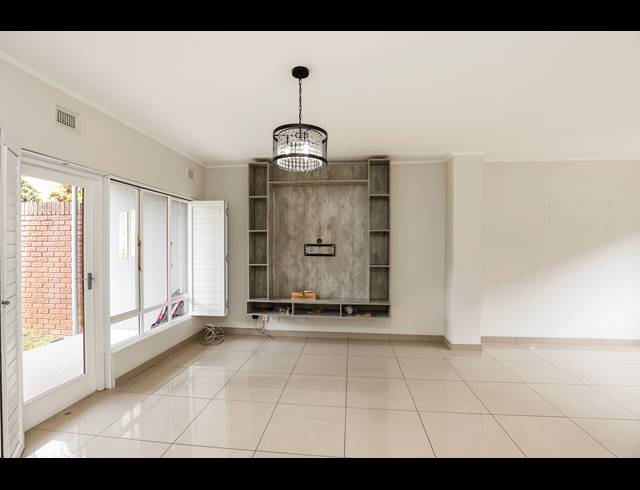 2 BEDROOM TOWNHOUSE FOR SALE IN ESSENWOOD